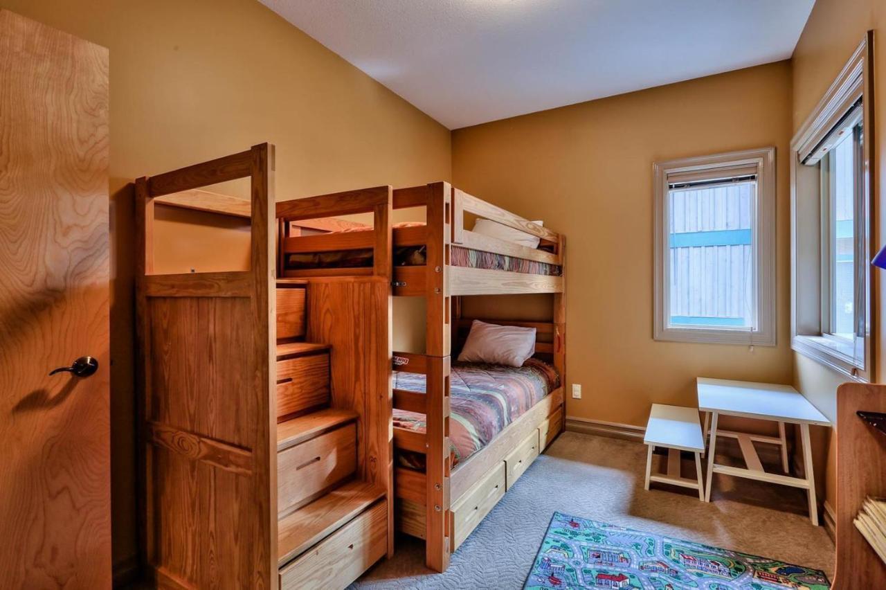 Soleil Chalet By Bear Country Sun Peaks Extérieur photo