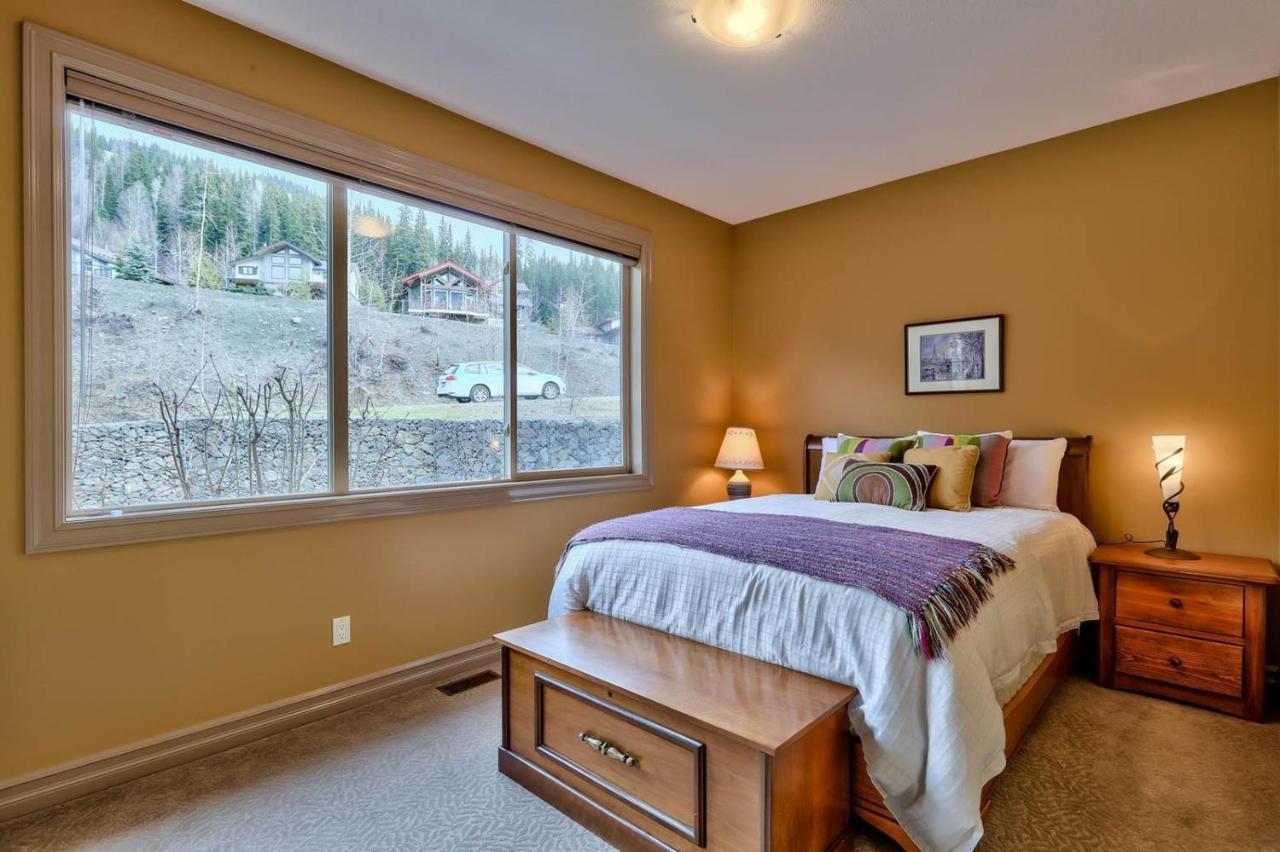 Soleil Chalet By Bear Country Sun Peaks Extérieur photo